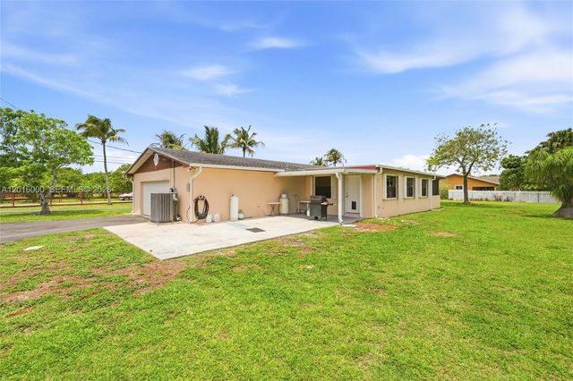 25851 SW 152nd Ct, Homestead, FL 33032