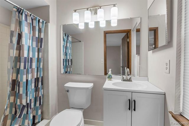 14892 Carver Court, Shelby Twp, MI 48315