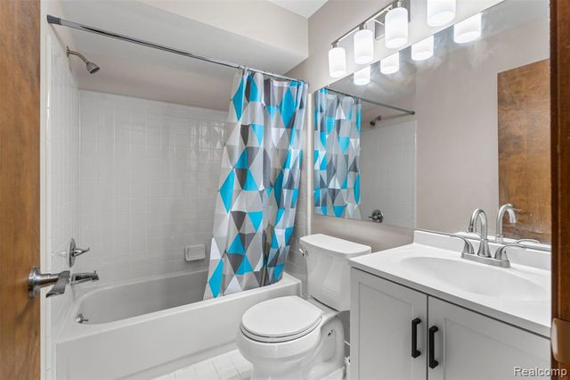 14892 Carver Court, Shelby Twp, MI 48315