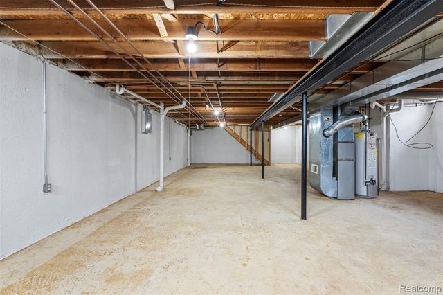 14892 Carver Court, Shelby Twp, MI 48315