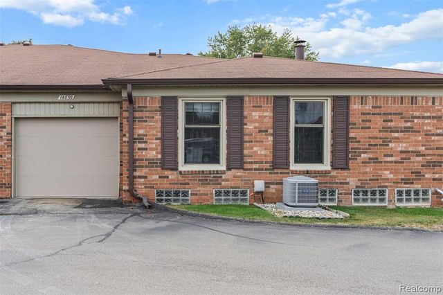 14892 Carver Court, Shelby Twp, MI 48315