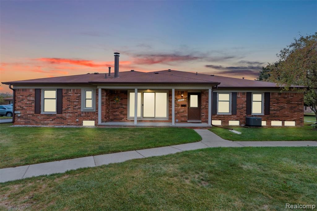 14892 Carver Court, Shelby Twp, MI 48315