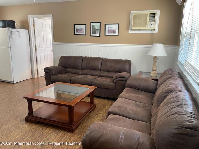 15 Elizabeth Avenue, Lavallette, NJ 08735