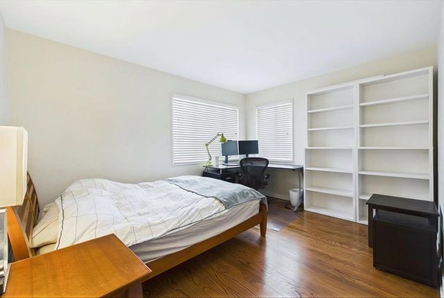 40 S Maywood Road 40, Lake Forest, IL 60045