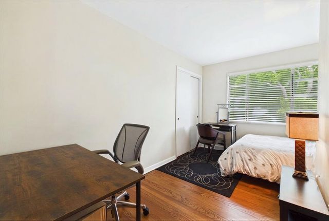 40 S Maywood Road 40, Lake Forest, IL 60045