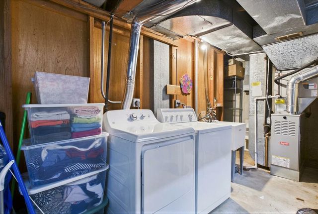 40 S Maywood Road 40, Lake Forest, IL 60045