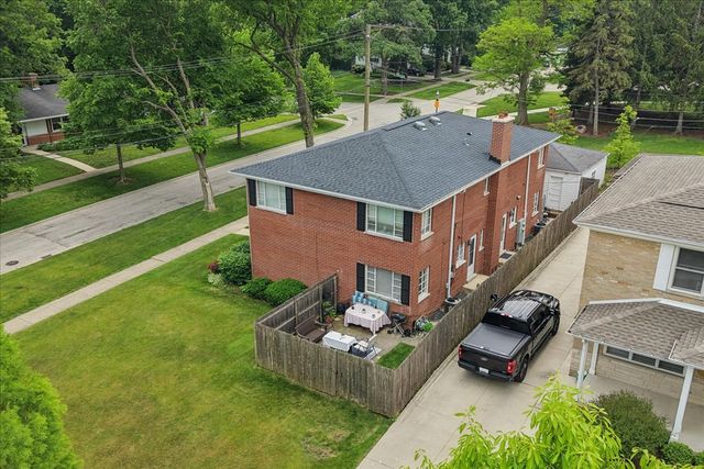 40 S Maywood Road 40, Lake Forest, IL 60045