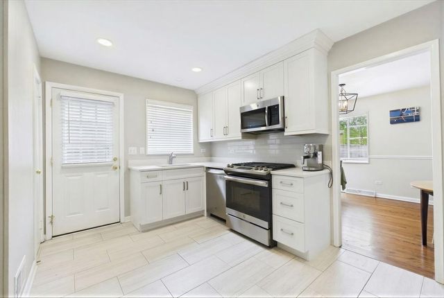 40 S Maywood Road 40, Lake Forest, IL 60045
