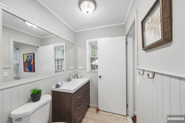 25 Grove Street, Caldwell, NJ 07006