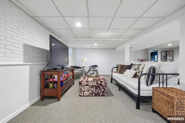 25 Grove Street, Caldwell, NJ 07006