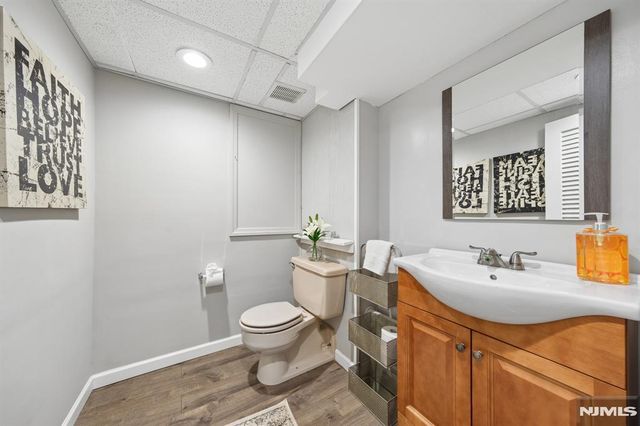 25 Grove Street, Caldwell, NJ 07006