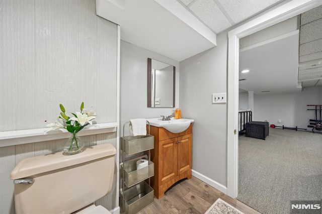 25 Grove Street, Caldwell, NJ 07006