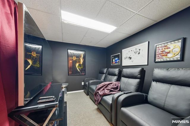 25 Grove Street, Caldwell, NJ 07006
