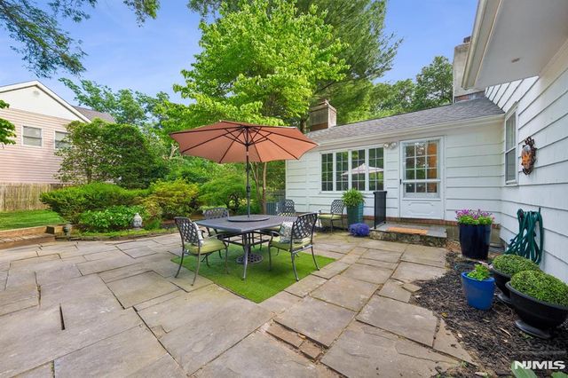 25 Grove Street, Caldwell, NJ 07006