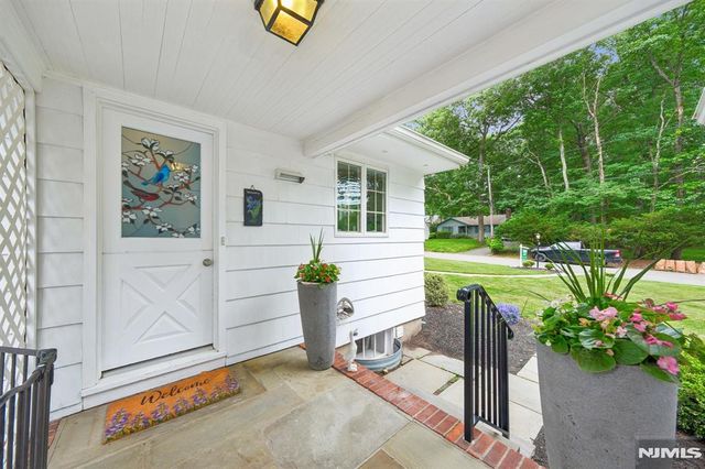 25 Grove Street, Caldwell, NJ 07006