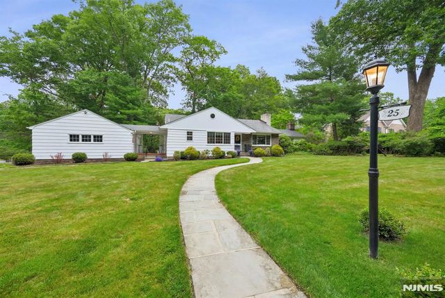 25 Grove Street, Caldwell, NJ 07006