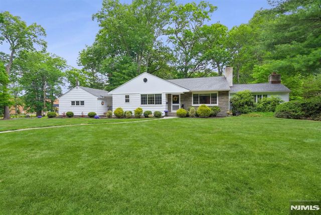 25 Grove Street, Caldwell, NJ 07006
