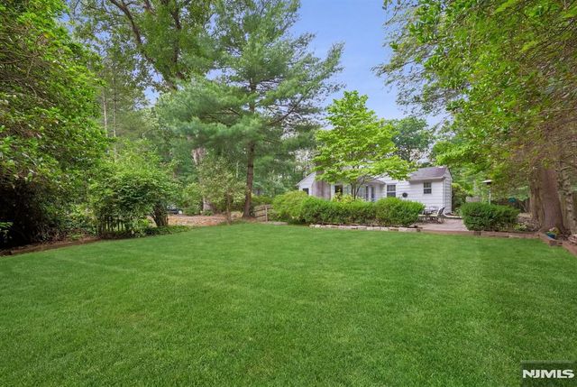 25 Grove Street, Caldwell, NJ 07006