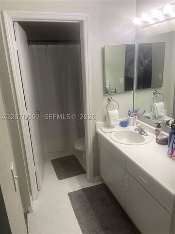 1522 Barcelona Way 5-20, Weston, FL 33327