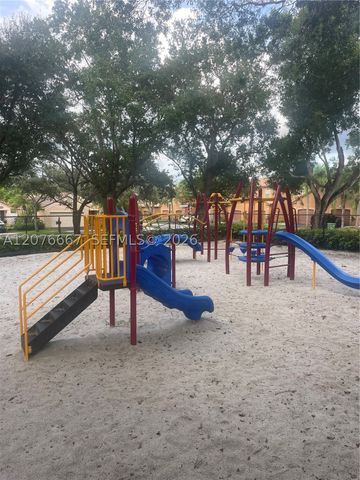 1522 Barcelona Way 5-20, Weston, FL 33327