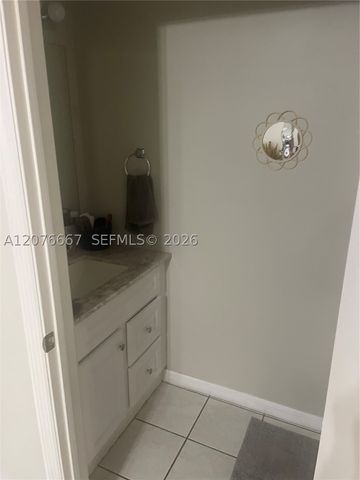 1522 Barcelona Way 5-20, Weston, FL 33327