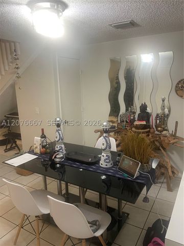 1522 Barcelona Way 5-20, Weston, FL 33327