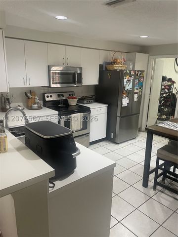 1522 Barcelona Way 5-20, Weston, FL 33327