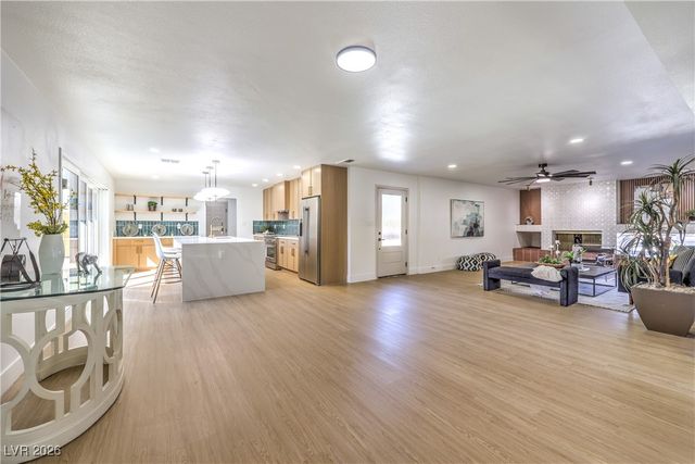 644 Lacy Lane, Las Vegas, NV 89107