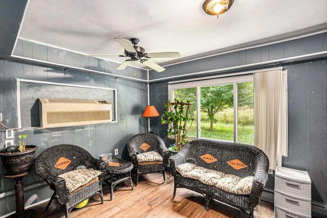 2965 W Giles Road, Laketon Twp, MI 49445