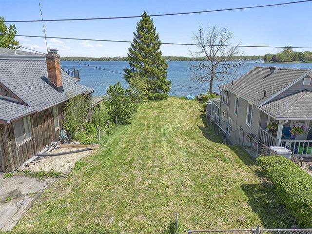 9510 Main Street, Whitmore Lake, MI 48189