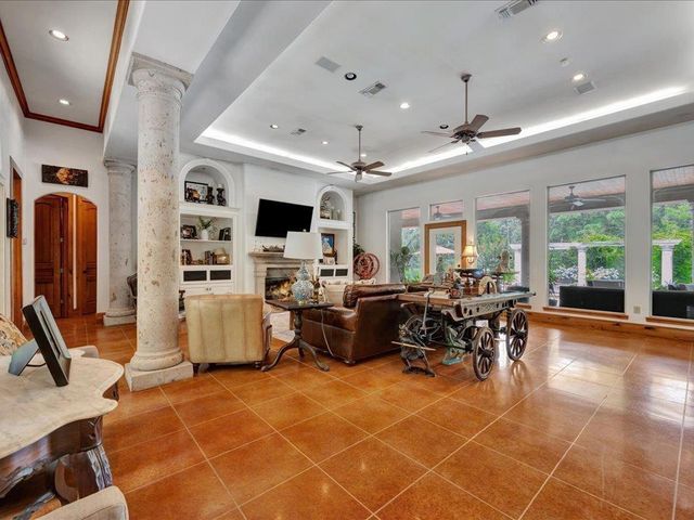 2102 Brentwood Drive, Lufkin, TX 75901