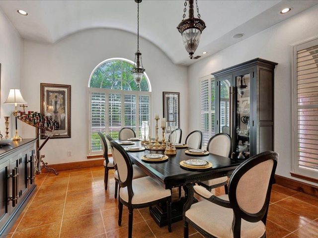 2102 Brentwood Drive, Lufkin, TX 75901