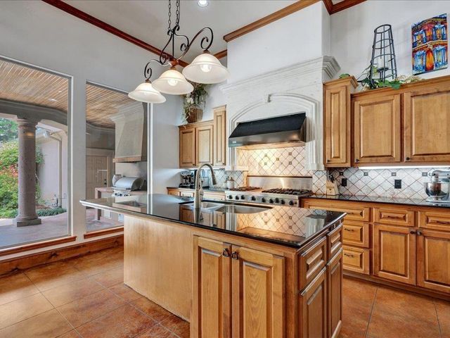 2102 Brentwood Drive, Lufkin, TX 75901