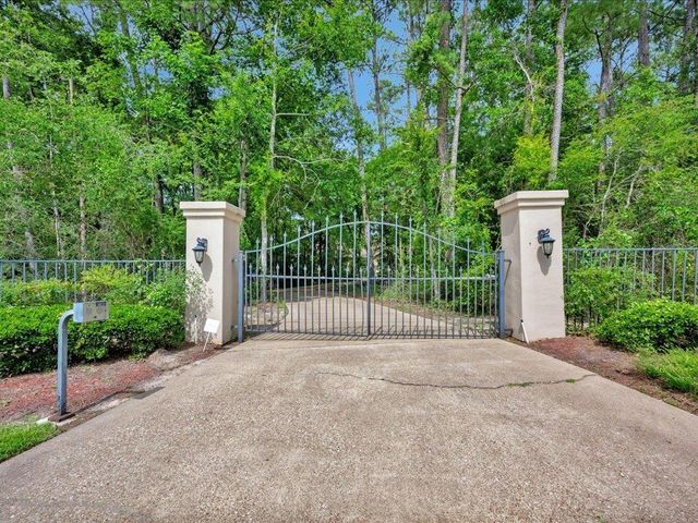 2102 Brentwood Drive, Lufkin, TX 75901