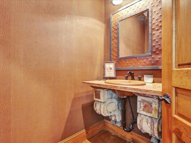 2102 Brentwood Drive, Lufkin, TX 75901