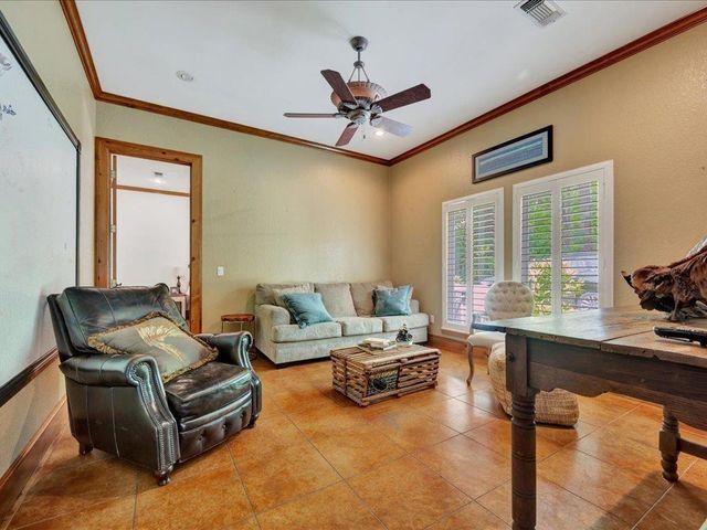 2102 Brentwood Drive, Lufkin, TX 75901