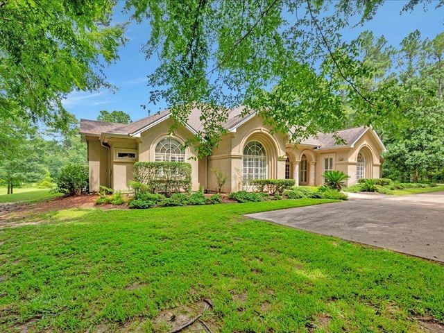 2102 Brentwood Drive, Lufkin, TX 75901