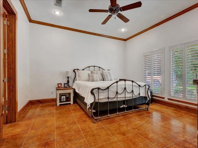 2102 Brentwood Drive, Lufkin, TX 75901