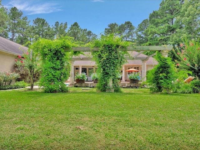 2102 Brentwood Drive, Lufkin, TX 75901