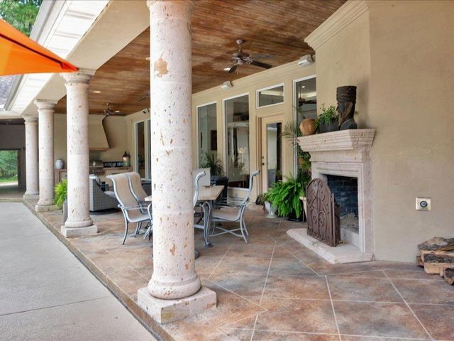 2102 Brentwood Drive, Lufkin, TX 75901