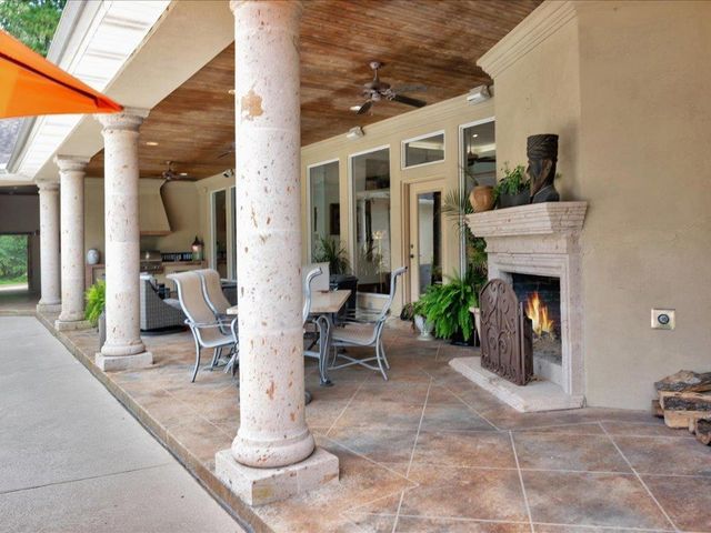 2102 Brentwood Drive, Lufkin, TX 75901