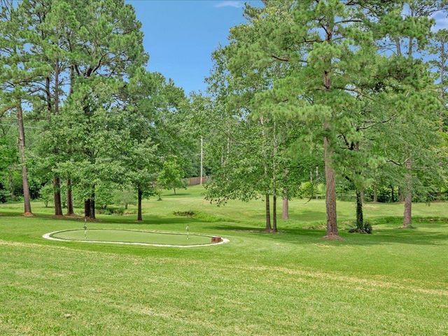 2102 Brentwood Drive, Lufkin, TX 75901