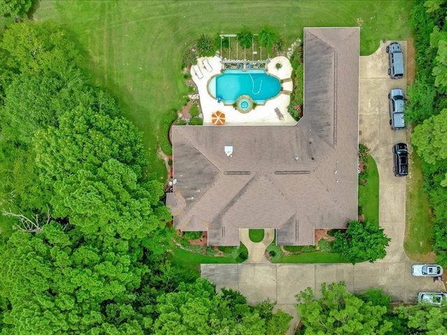 2102 Brentwood Drive, Lufkin, TX 75901