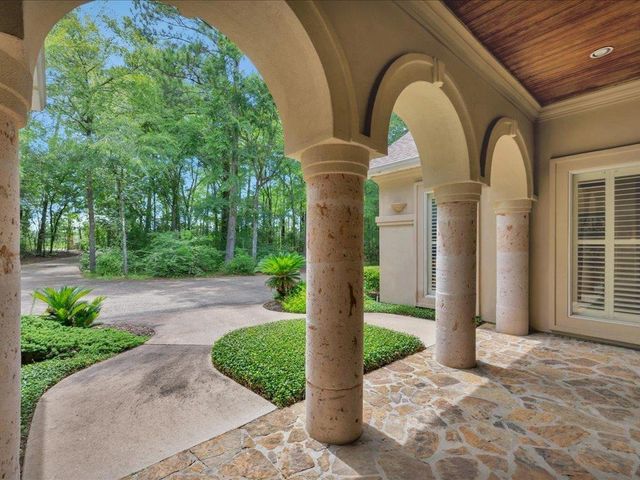 2102 Brentwood Drive, Lufkin, TX 75901