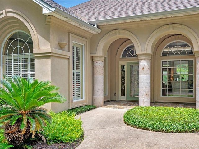 2102 Brentwood Drive, Lufkin, TX 75901