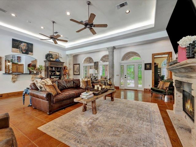 2102 Brentwood Drive, Lufkin, TX 75901