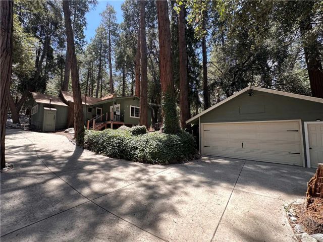 40180 Valley Of The Falls Drive, Forest Falls, CA 92339