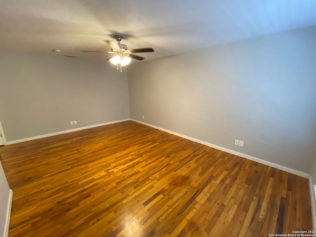 211 Natalen Ave Apt 210, San Antonio, TX 78209