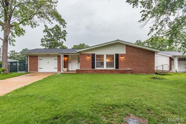 729 Wingan Lane, St Louis, MO 63125