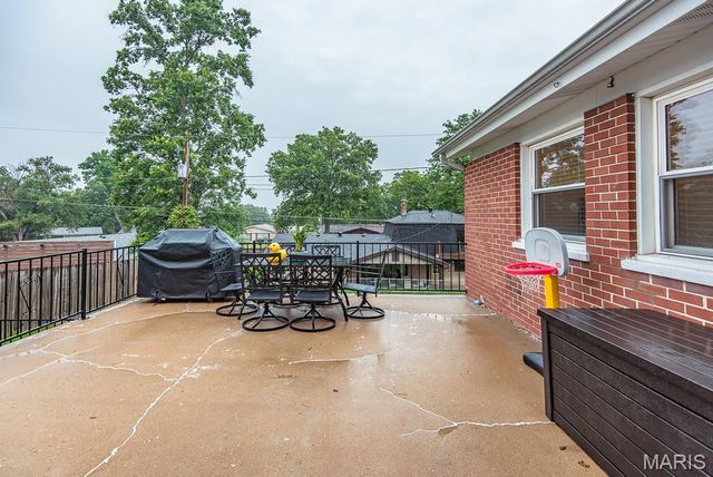 729 Wingan Lane, St Louis, MO 63125